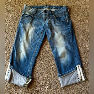 Women’s GUESS denim capri’s size 29